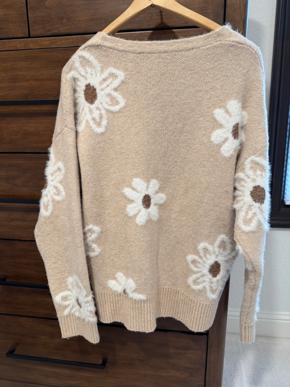 Beige Floral V-Neck Button Cardigan - Picture 2 of 6